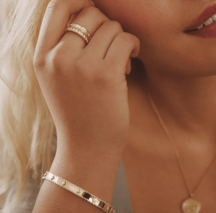 golden sun themed jewelry trends for winter 2024